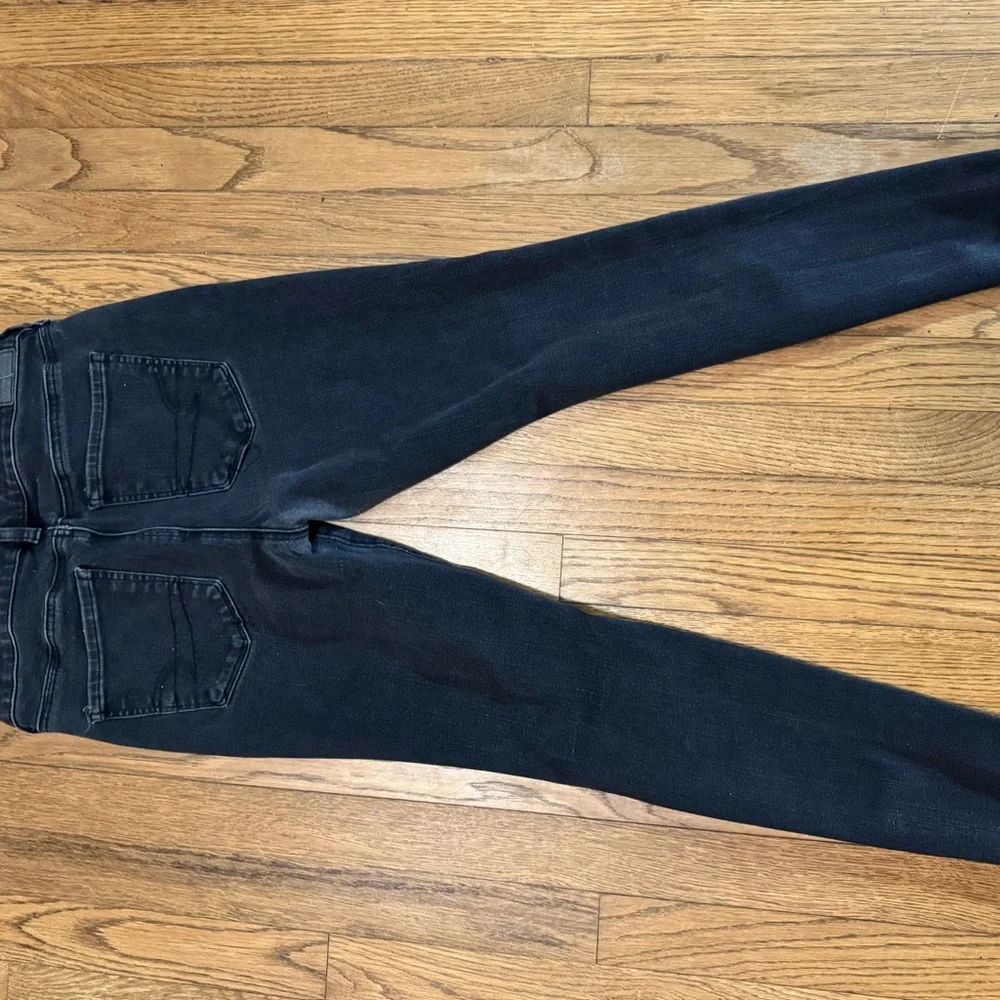 American Eagle Outfitters Black Ripped Skinny Jeans - Picture 2 of 4